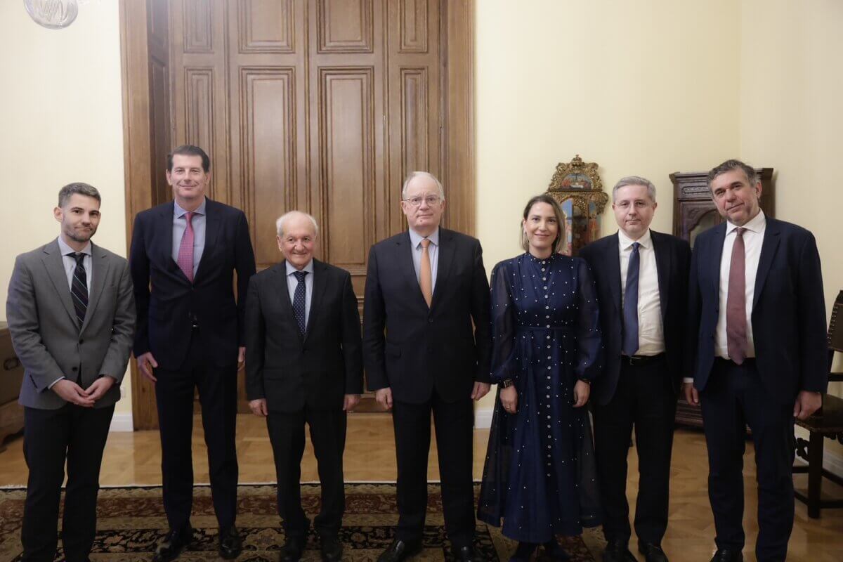 Παράδοση των Προτάσεων της διαΝΕΟσις για τη Συνταγματική Αναθεώρηση στον Πρόεδρο της Δημοκρατίας